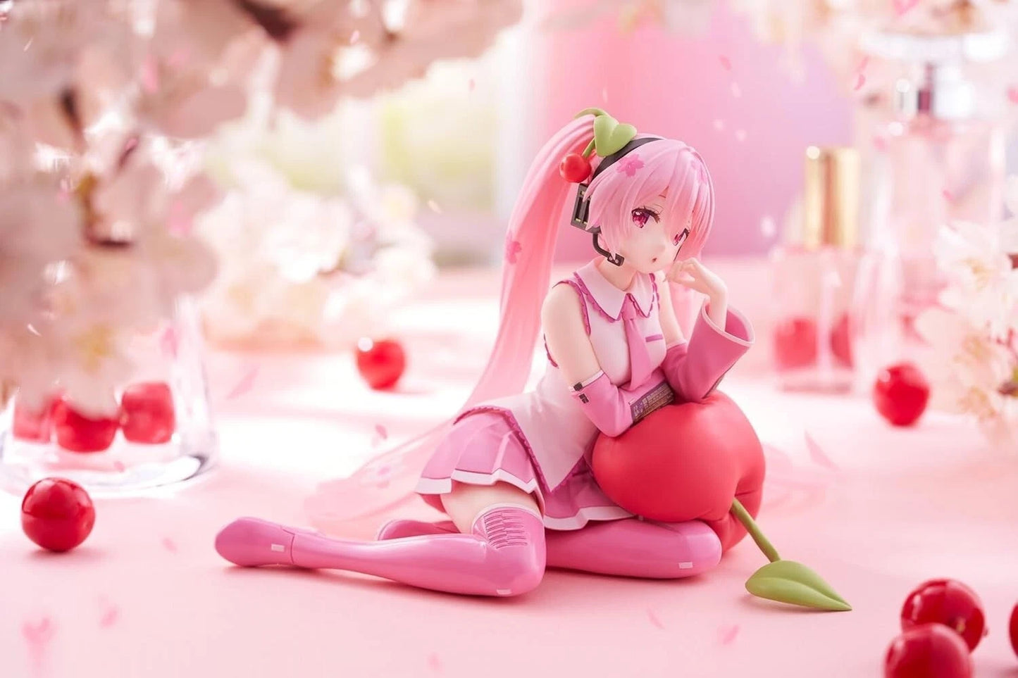 Pre-Order Hatsune Miku Desktop Cute Figure Sakura Miku Cherry Cushion Ver.